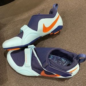 Indoor cycling shoes